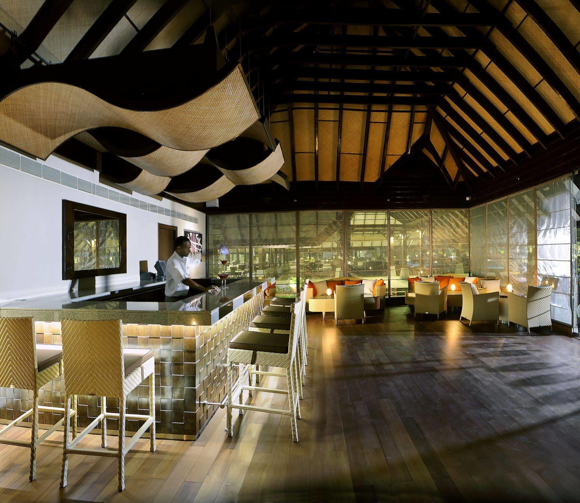 The Lalit Resort & Spa Bekal Bekal Town Restaurante foto